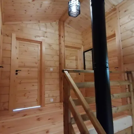 シャレー Klaudi A Vilko *